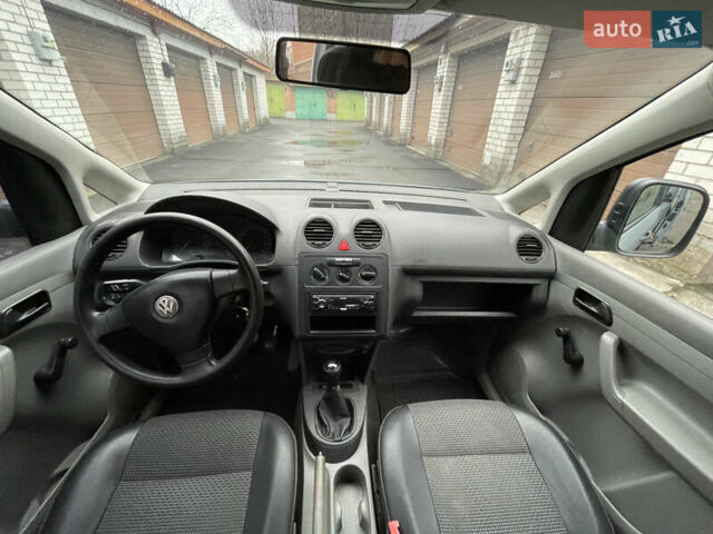 Серый Фольксваген Кадди, объемом двигателя 1.6 л и пробегом 295 тыс. км за 5200 $, фото 10 на Automoto.ua