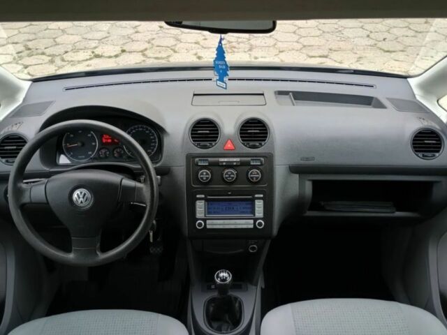 Серый Фольксваген Кадди, объемом двигателя 1.9 л и пробегом 254 тыс. км за 4100 $, фото 17 на Automoto.ua