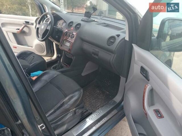 Серый Фольксваген Кадди, объемом двигателя 1.97 л и пробегом 246 тыс. км за 6500 $, фото 4 на Automoto.ua