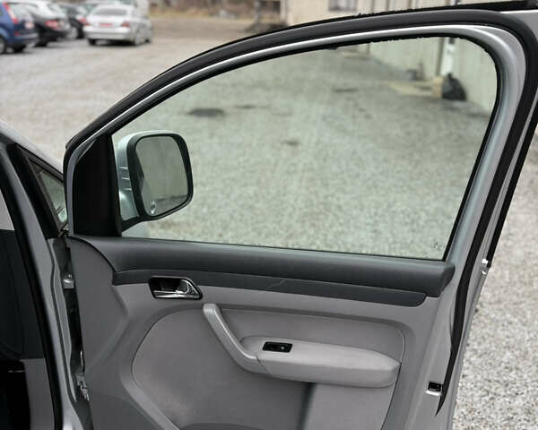 Сірий Фольксваген Кадді, об'ємом двигуна 1.9 л та пробігом 275 тис. км за 10850 $, фото 103 на Automoto.ua