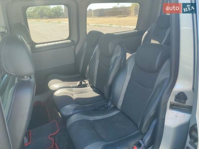 Серый Фольксваген Кадди, объемом двигателя 1.9 л и пробегом 320 тыс. км за 8200 $, фото 3 на Automoto.ua