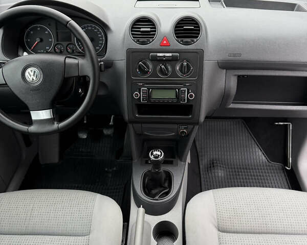 Сірий Фольксваген Кадді, об'ємом двигуна 1.9 л та пробігом 275 тис. км за 10850 $, фото 115 на Automoto.ua