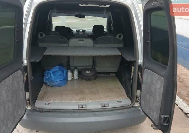 Серый Фольксваген Кадди, объемом двигателя 1.97 л и пробегом 430 тыс. км за 6200 $, фото 8 на Automoto.ua