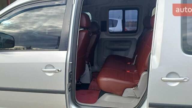 Серый Фольксваген Кадди, объемом двигателя 1.9 л и пробегом 308 тыс. км за 8500 $, фото 6 на Automoto.ua