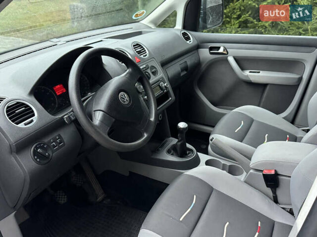 Сірий Фольксваген Кадді, об'ємом двигуна 1.6 л та пробігом 203 тис. км за 7200 $, фото 7 на Automoto.ua
