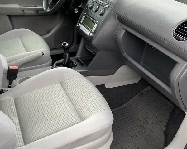 Серый Фольксваген Кадди, объемом двигателя 1.6 л и пробегом 172 тыс. км за 7899 $, фото 23 на Automoto.ua