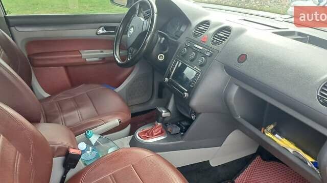 Серый Фольксваген Кадди, объемом двигателя 1.9 л и пробегом 308 тыс. км за 8500 $, фото 22 на Automoto.ua