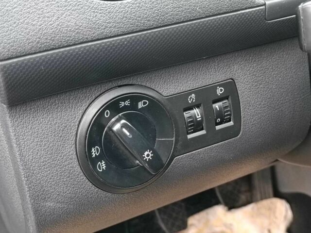 Серый Фольксваген Кадди, объемом двигателя 1.6 л и пробегом 256 тыс. км за 5190 $, фото 19 на Automoto.ua