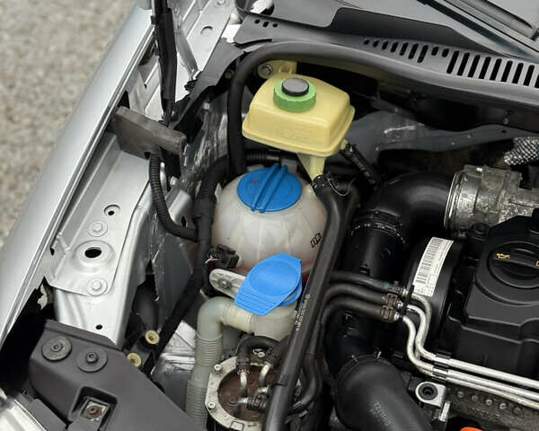 Сірий Фольксваген Кадді, об'ємом двигуна 1.9 л та пробігом 275 тис. км за 10850 $, фото 93 на Automoto.ua