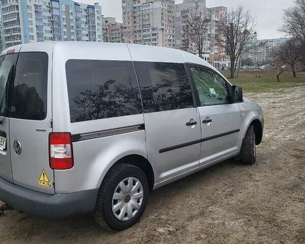 Серый Фольксваген Кадди, объемом двигателя 1.98 л и пробегом 242 тыс. км за 5600 $, фото 2 на Automoto.ua