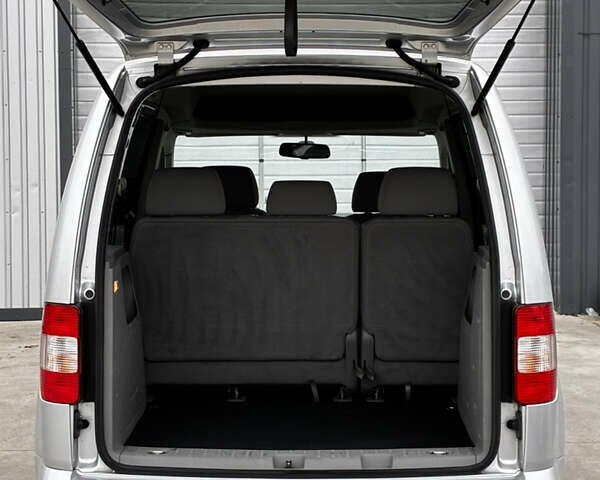 Серый Фольксваген Кадди, объемом двигателя 1.4 л и пробегом 187 тыс. км за 7700 $, фото 6 на Automoto.ua