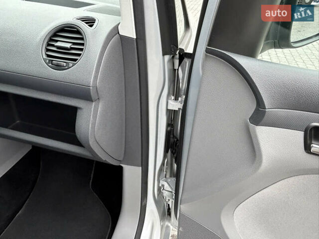 Серый Фольксваген Кадди, объемом двигателя 1.4 л и пробегом 193 тыс. км за 6950 $, фото 25 на Automoto.ua