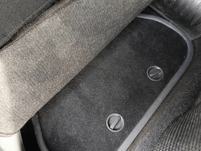 Сірий Фольксваген Кадді, об'ємом двигуна 1.4 л та пробігом 180 тис. км за 7750 $, фото 12 на Automoto.ua