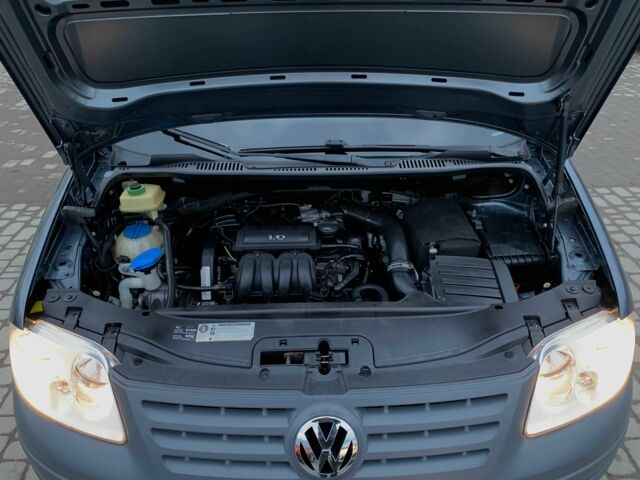 Сірий Фольксваген Кадді, об'ємом двигуна 1.6 л та пробігом 223 тис. км за 8255 $, фото 19 на Automoto.ua