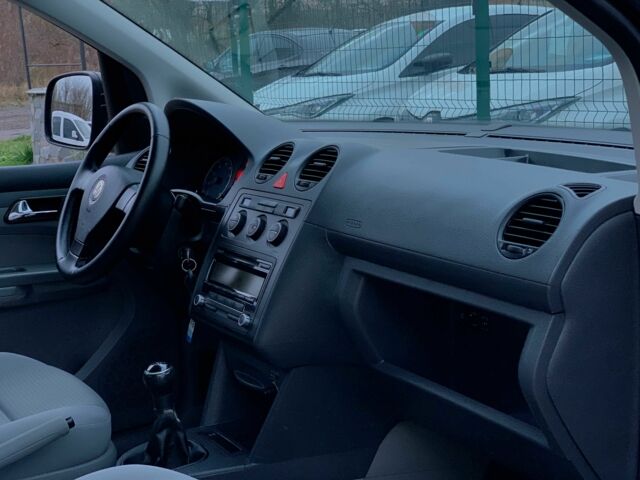 Сірий Фольксваген Кадді, об'ємом двигуна 1.6 л та пробігом 223 тис. км за 8255 $, фото 13 на Automoto.ua