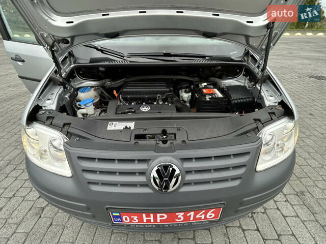 Серый Фольксваген Кадди, объемом двигателя 1.4 л и пробегом 193 тыс. км за 6950 $, фото 58 на Automoto.ua