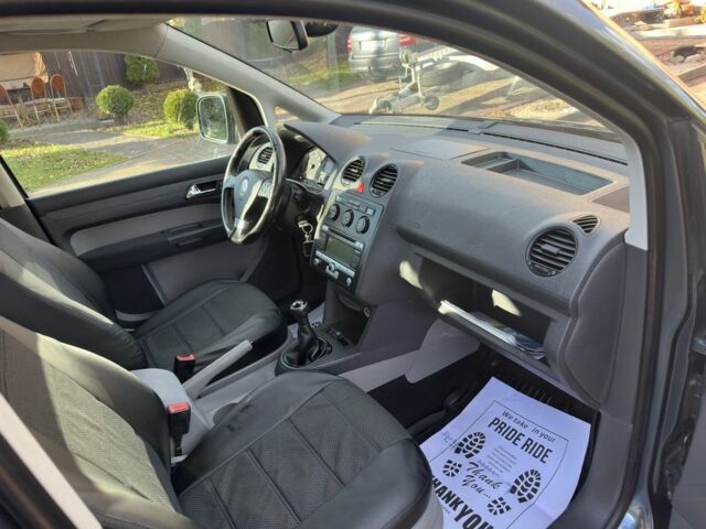 Сірий Фольксваген Кадді, об'ємом двигуна 1.6 л та пробігом 189 тис. км за 6900 $, фото 4 на Automoto.ua