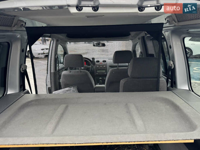 Сірий Фольксваген Кадді, об'ємом двигуна 0 л та пробігом 242 тис. км за 8400 $, фото 61 на Automoto.ua