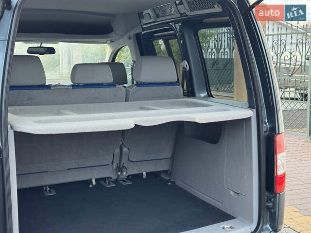 Серый Фольксваген Кадди, объемом двигателя 1.6 л и пробегом 208 тыс. км за 9599 $, фото 17 на Automoto.ua