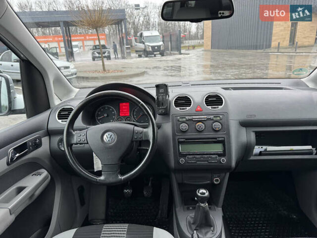 Сірий Фольксваген Кадді, об'ємом двигуна 0 л та пробігом 242 тис. км за 8400 $, фото 70 на Automoto.ua