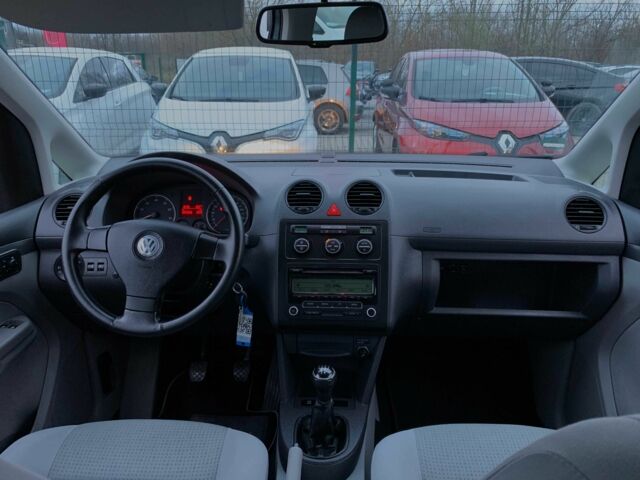 Сірий Фольксваген Кадді, об'ємом двигуна 1.6 л та пробігом 223 тис. км за 8255 $, фото 16 на Automoto.ua