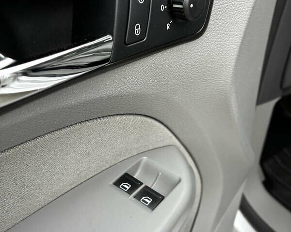 Серый Фольксваген Кадди, объемом двигателя 1.4 л и пробегом 187 тыс. км за 7700 $, фото 16 на Automoto.ua