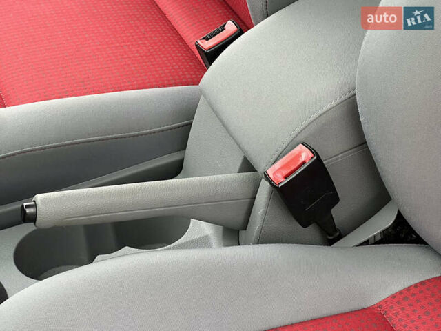 Фольксваген Кадди 2009 в Житомире на Automoto.ua Серый Фольксваген Кадди, объемом двигателя 1.6 л и пробегом 139 тыс. км за 9299 $, фото 46 на Automoto.ua