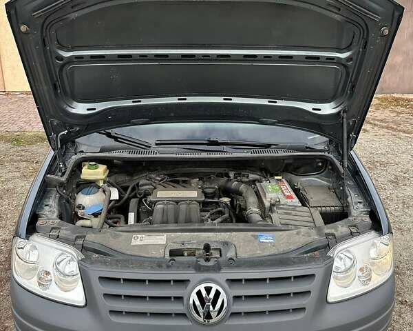Серый Фольксваген Кадди, объемом двигателя 1.6 л и пробегом 194 тыс. км за 9000 $, фото 23 на Automoto.ua