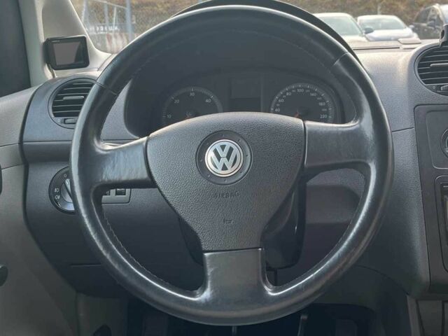 Серый Фольксваген Кадди, объемом двигателя 2 л и пробегом 186 тыс. км за 8990 $, фото 10 на Automoto.ua