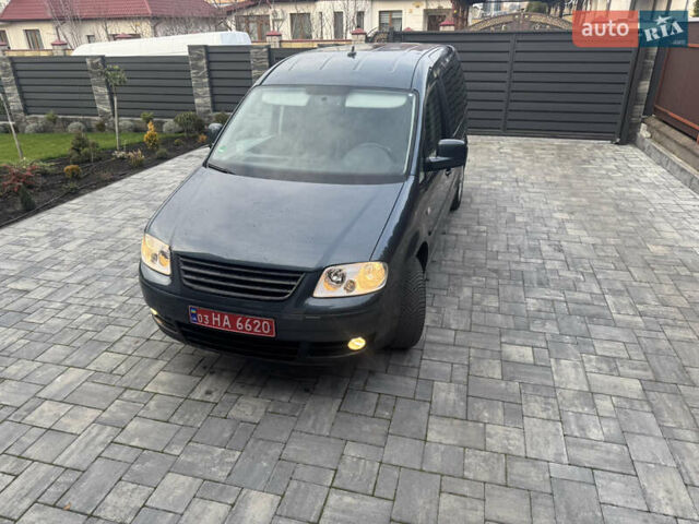 Серый Фольксваген Кадди, объемом двигателя 1.6 л и пробегом 225 тыс. км за 9200 $, фото 1 на Automoto.ua