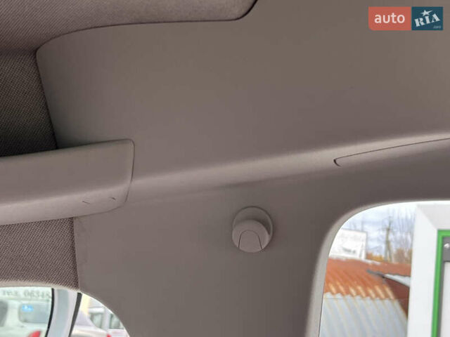 Фольксваген Кадди 2009 в Житомире на Automoto.ua Серый Фольксваген Кадди, объемом двигателя 1.6 л и пробегом 139 тыс. км за 9299 $, фото 48 на Automoto.ua