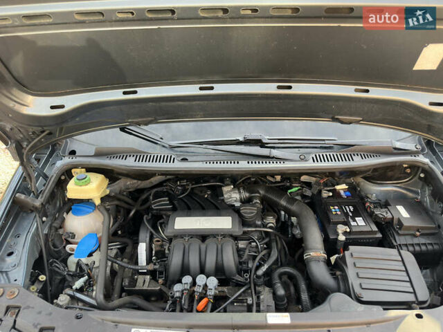 Серый Фольксваген Кадди, объемом двигателя 1.6 л и пробегом 189 тыс. км за 6950 $, фото 28 на Automoto.ua