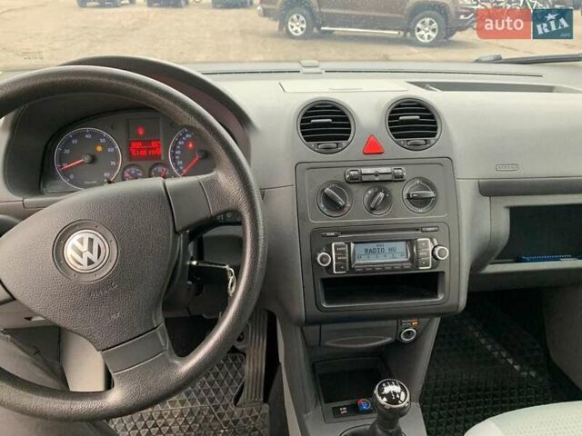 Серый Фольксваген Кадди, объемом двигателя 1.4 л и пробегом 161 тыс. км за 7300 $, фото 5 на Automoto.ua