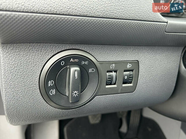 Серый Фольксваген Кадди, объемом двигателя 1.4 л и пробегом 193 тыс. км за 6950 $, фото 51 на Automoto.ua