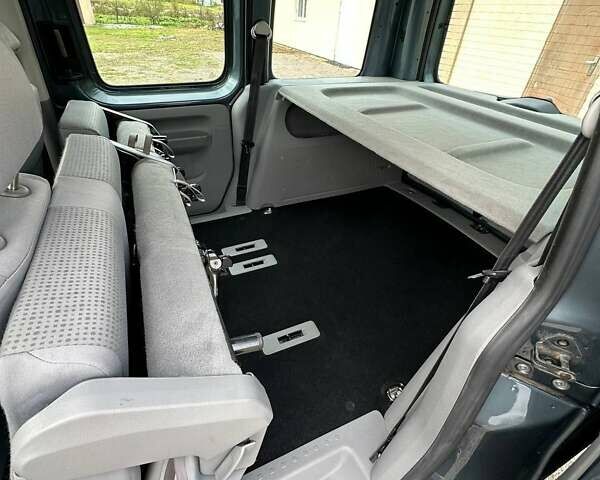 Серый Фольксваген Кадди, объемом двигателя 1.6 л и пробегом 194 тыс. км за 9000 $, фото 15 на Automoto.ua