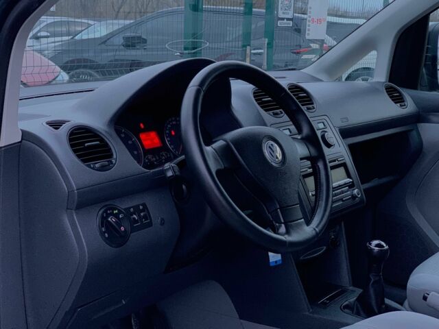 Сірий Фольксваген Кадді, об'ємом двигуна 1.6 л та пробігом 223 тис. км за 8255 $, фото 8 на Automoto.ua