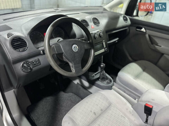 Серый Фольксваген Кадди, объемом двигателя 1.6 л и пробегом 167 тыс. км за 7899 $, фото 33 на Automoto.ua