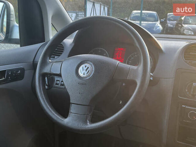 Серый Фольксваген Кадди, объемом двигателя 1.9 л и пробегом 258 тыс. км за 6990 $, фото 8 на Automoto.ua