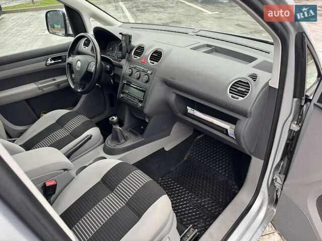 Сірий Фольксваген Кадді, об'ємом двигуна 0 л та пробігом 242 тис. км за 8400 $, фото 81 на Automoto.ua