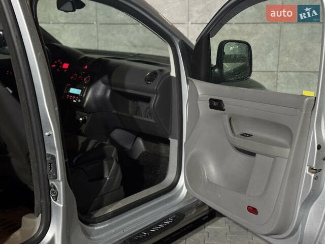 Сірий Фольксваген Кадді, об'ємом двигуна 1.9 л та пробігом 270 тис. км за 6799 $, фото 21 на Automoto.ua