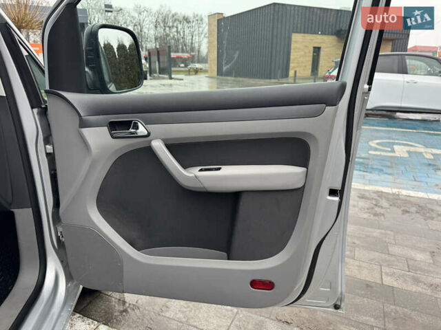 Сірий Фольксваген Кадді, об'ємом двигуна 0 л та пробігом 242 тис. км за 8400 $, фото 82 на Automoto.ua