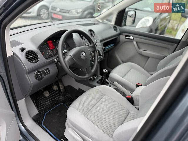 Сірий Фольксваген Кадді, об'ємом двигуна 1.6 л та пробігом 189 тис. км за 9999 $, фото 23 на Automoto.ua