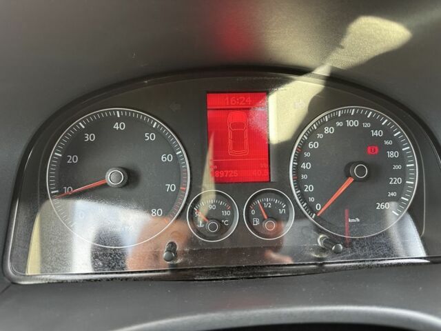 Сірий Фольксваген Кадді, об'ємом двигуна 1.6 л та пробігом 189 тис. км за 6900 $, фото 7 на Automoto.ua