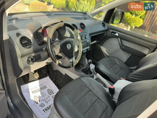 Серый Фольксваген Кадди, объемом двигателя 1.6 л и пробегом 189 тыс. км за 6950 $, фото 26 на Automoto.ua
