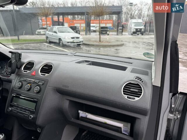 Сірий Фольксваген Кадді, об'ємом двигуна 0 л та пробігом 242 тис. км за 8400 $, фото 83 на Automoto.ua