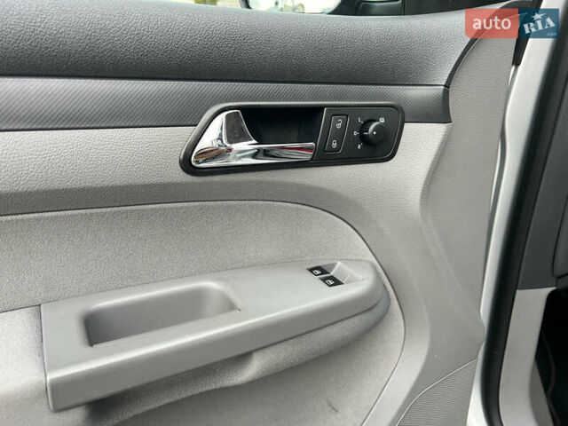 Фольксваген Кадди 2009 в Житомире на Automoto.ua Серый Фольксваген Кадди, объемом двигателя 1.6 л и пробегом 139 тыс. км за 9299 $, фото 27 на Automoto.ua