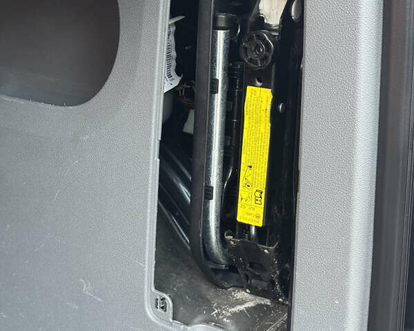 Серый Фольксваген Кадди, объемом двигателя 1.6 л и пробегом 208 тыс. км за 9599 $, фото 18 на Automoto.ua