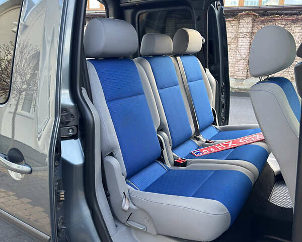 Серый Фольксваген Кадди, объемом двигателя 1.6 л и пробегом 208 тыс. км за 9599 $, фото 24 на Automoto.ua