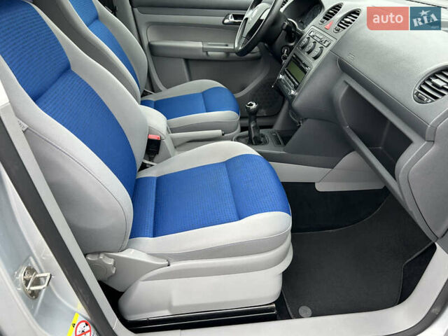 Серый Фольксваген Кадди, объемом двигателя 1.4 л и пробегом 193 тыс. км за 6950 $, фото 31 на Automoto.ua