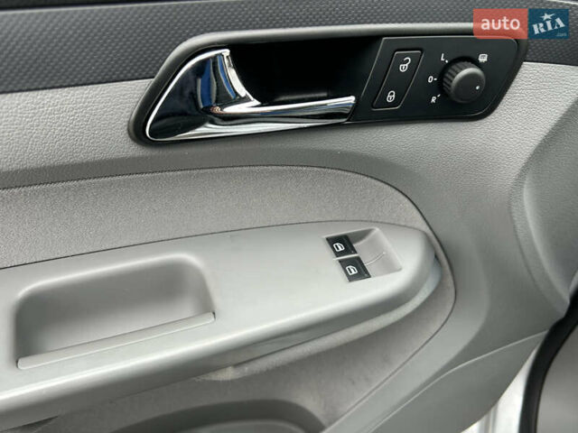 Сірий Фольксваген Кадді, об'ємом двигуна 1.4 л та пробігом 193 тис. км за 6550 $, фото 43 на Automoto.ua